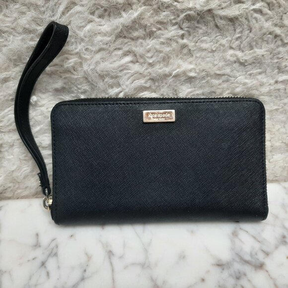 Kate Spade Black Saffiano Leather Travel Organizer Wallet Zip Round Wristlet - Picture 1 of 9